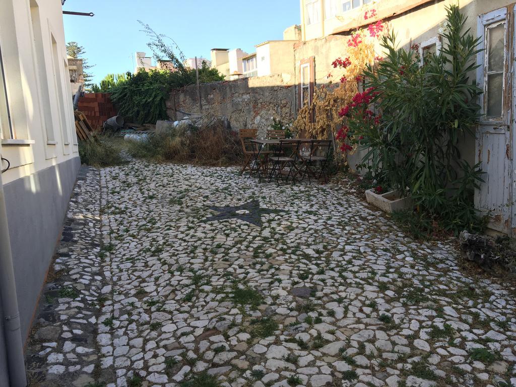 The Back Yard Nest Apartment Lisbon Exterior photo